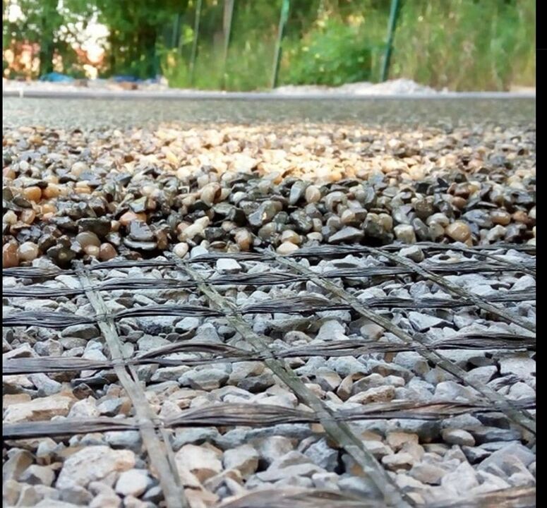 Rede para reforzar a alfombra de pedra